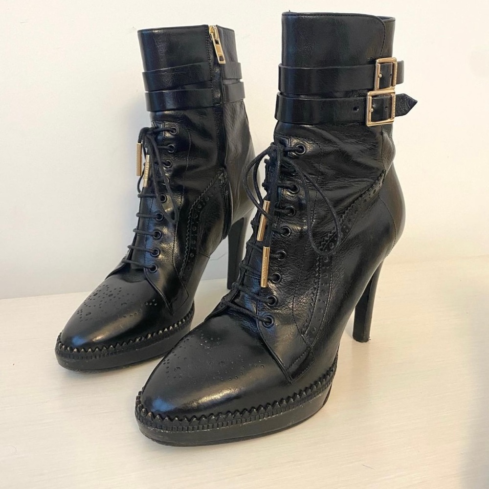 Burberry black leather Brogue Manners 100 platform ankle boot, booties! Size 37!